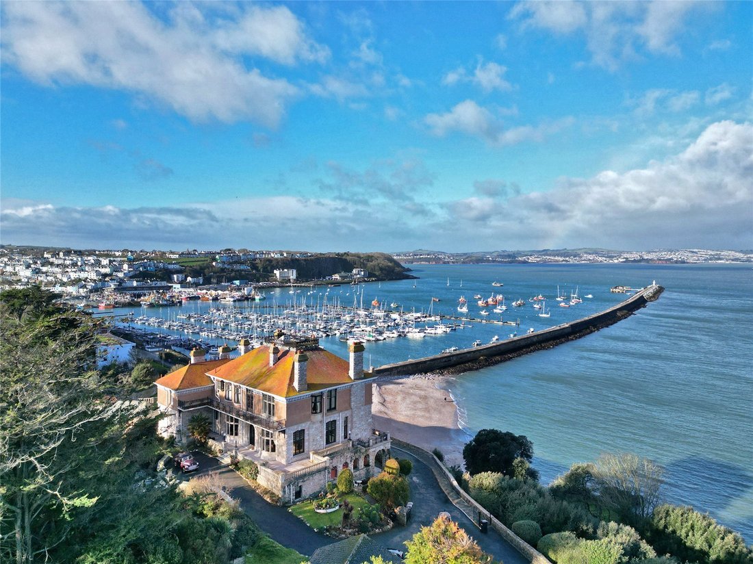 House in Brixham, England 1 - 15219536