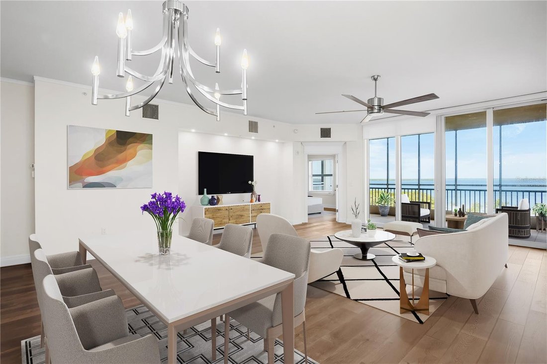 Beautiful view of Luxury Condo By The Water