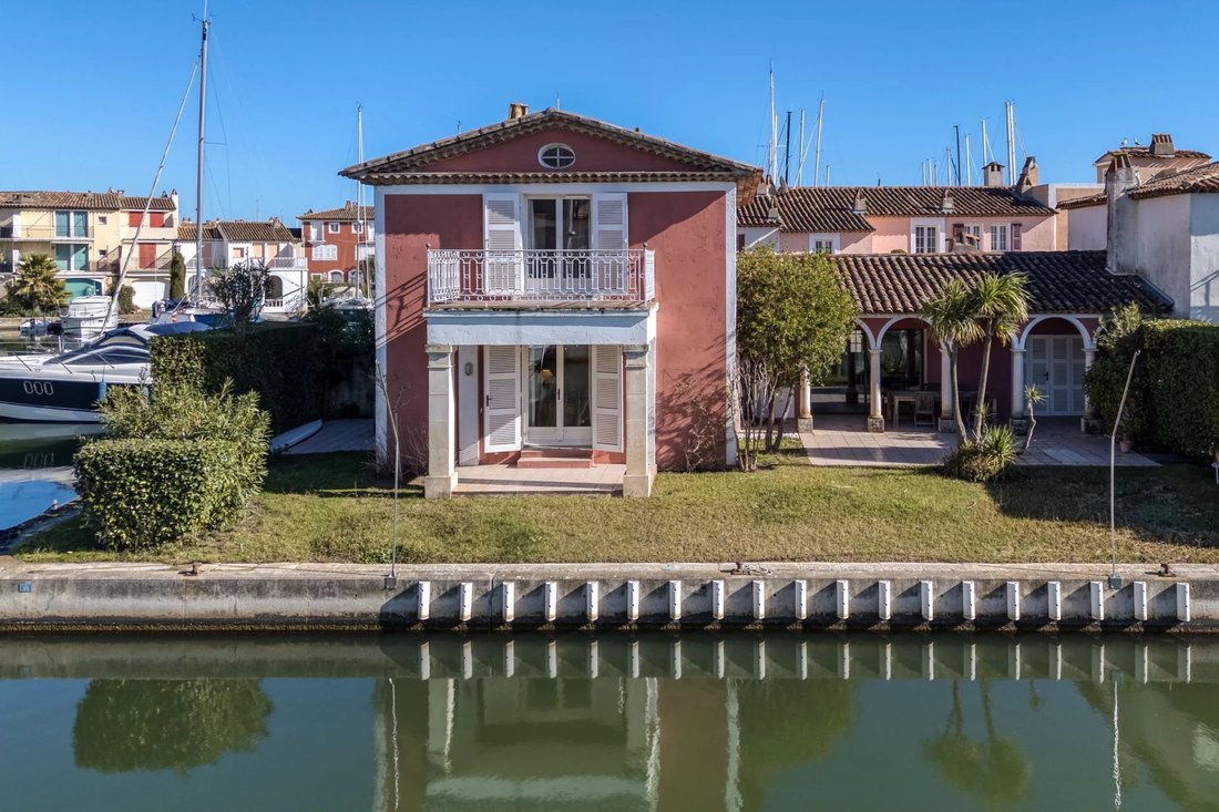 Villa in Port Grimaud, Grimaud, Provence-Alpes-Côte d'Azur 4 - 15223158
