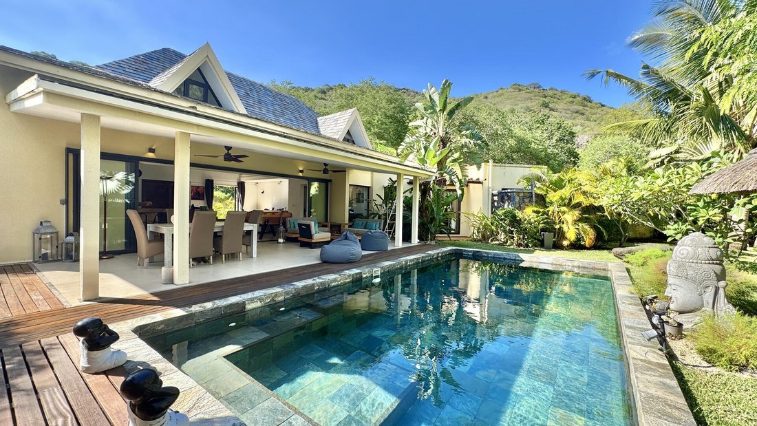 Villa in Grande Riviere Noire, Rivière Noire District, Mauritius 1 - 15219617