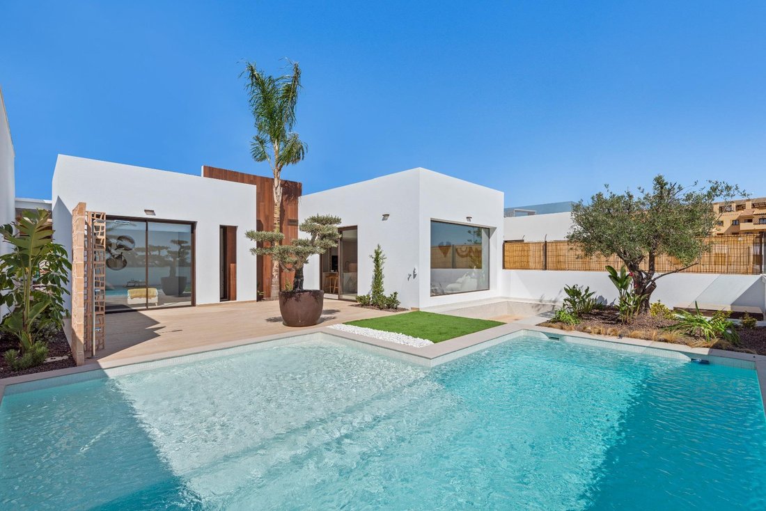 Villa in Los Alcazares, Región de Murcia, Spain 3 - 15226000