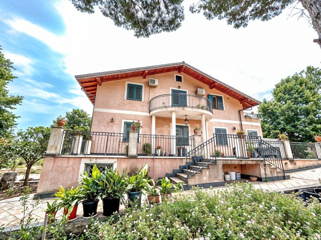 Villa in Aci Bonaccorsi, Sicily, Italy 1 - 14379657