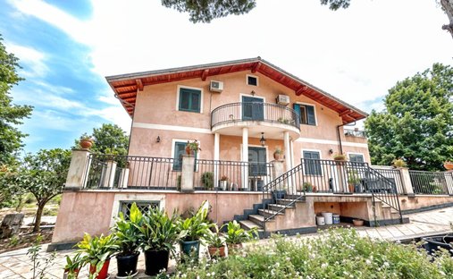 Villa in Aci Bonaccorsi, Sicily, Italy 1