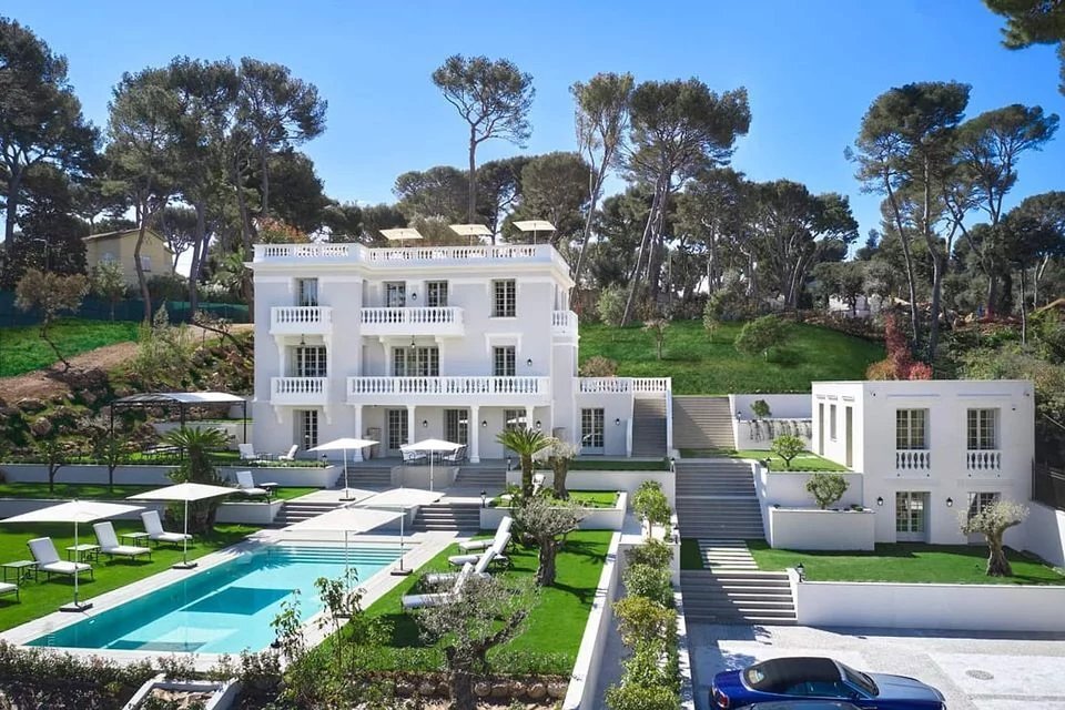 Villa in Antibes, Provence-Alpes-Côte d'Azur, France 1 - 15223205