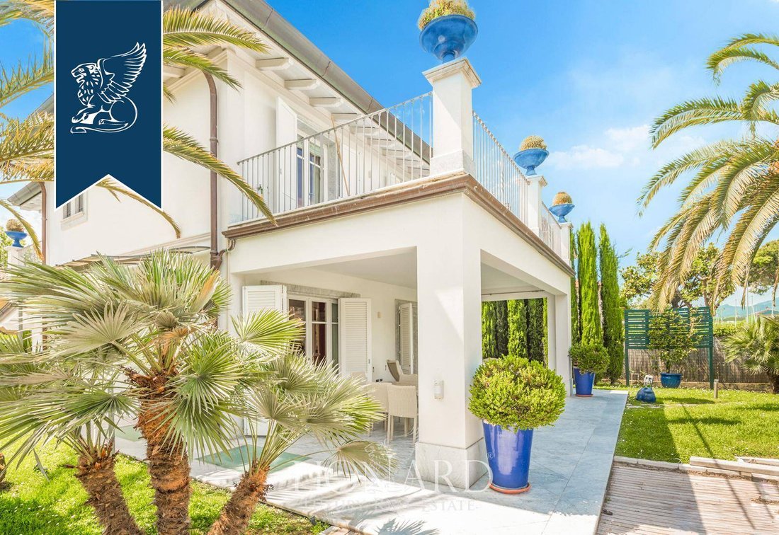 Villa in Vittoria Apuana, Forte dei Marmi, Tuscany 4 - 14519633