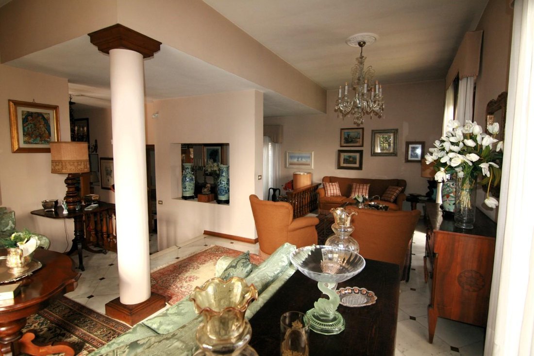 Villa in Marina di Carrara, Tuscany, Italy 2 - 15224022