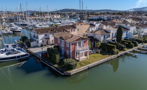 Villa in Port Grimaud, Grimaud, Provence-Alpes-Côte d'Azur 1