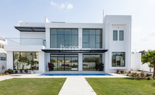 Villa in Dubai, Dubai, United Arab Emirates 1