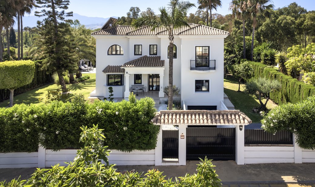 Curated visual reference: Expensive Scandinavian Luxury Coastal Properties Reference: Scandinavian Elegance Meets Coastal Luxury Your In Estepona Andalusia Spain