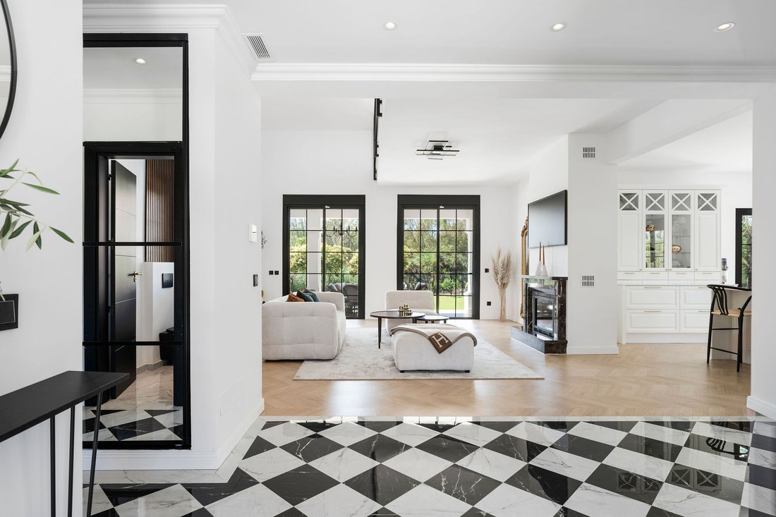 Villa in Estepona, Andalusia, Spain 3 - 15227635
