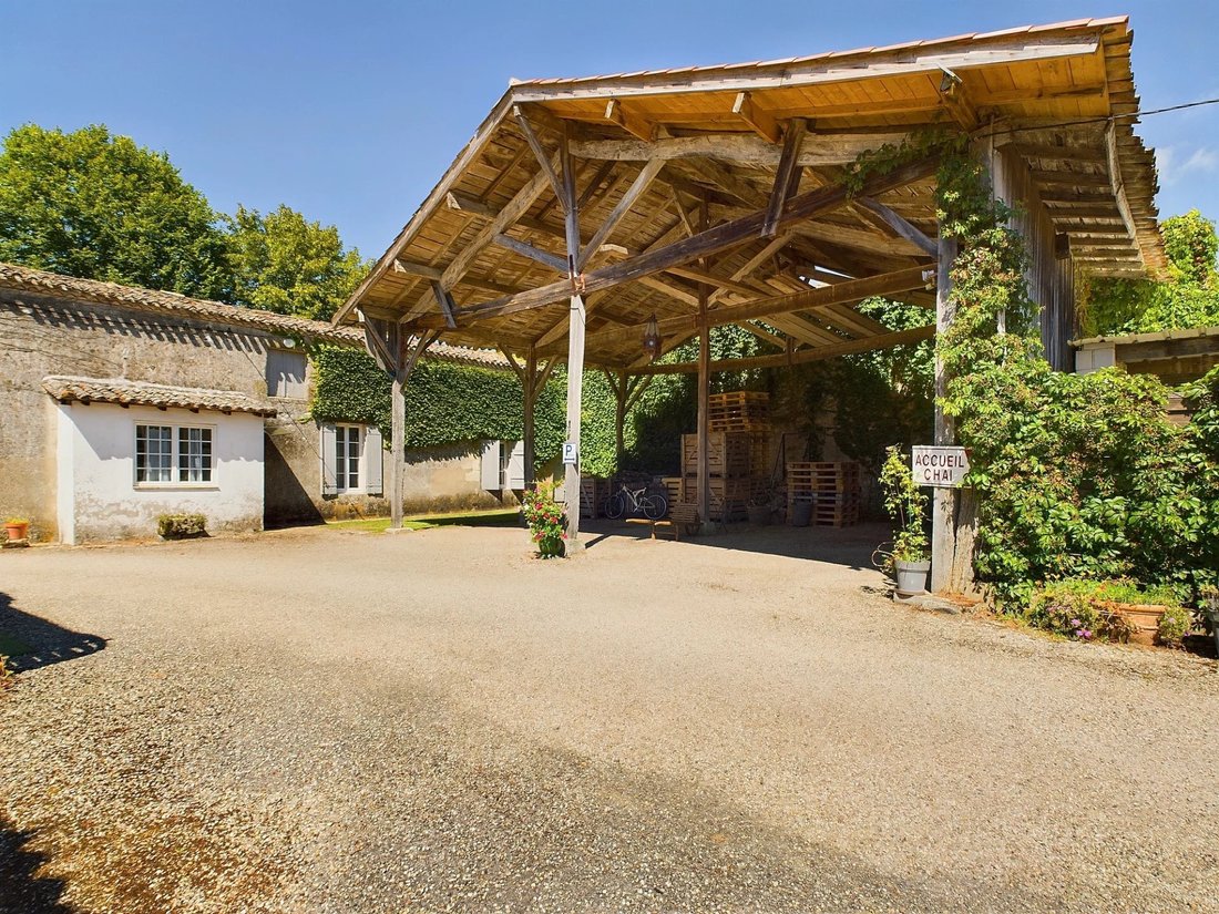 House in Pineuilh, Nouvelle-Aquitaine, France 2 - 15228214
