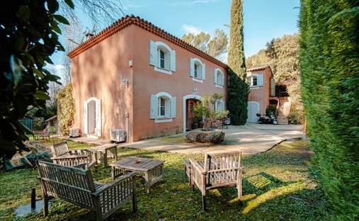 House in Saint-Marc-Jaumegarde, Provence-Alpes-Côte d'Azur, France 1