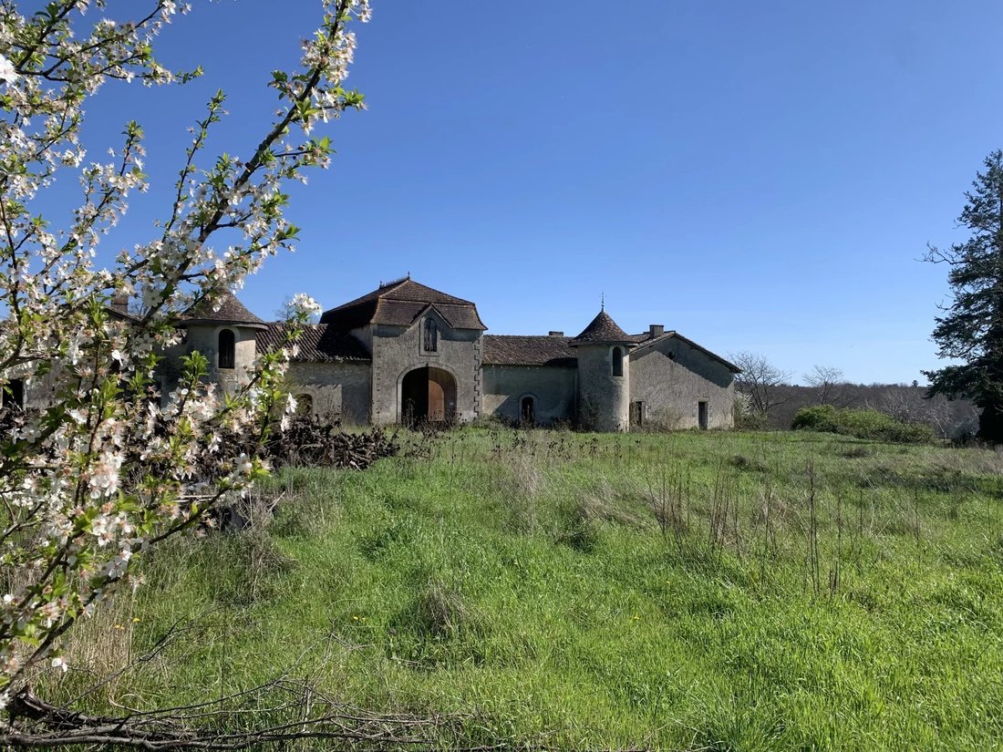 House in Gensac, Nouvelle-Aquitaine, France 1 - 15227955
