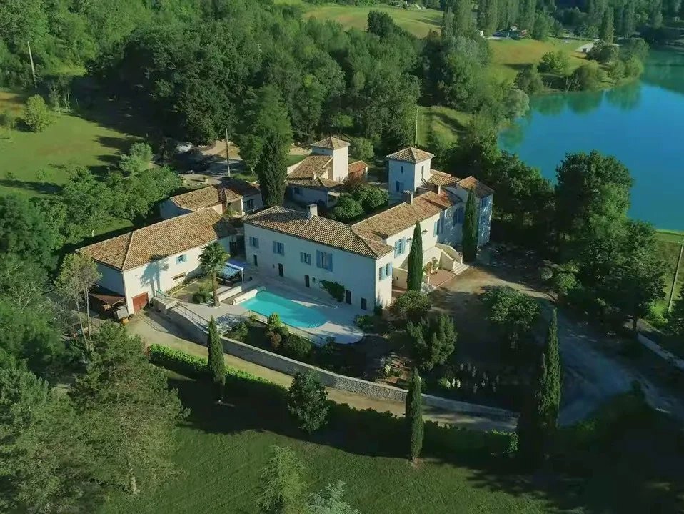 House in Montcuq, Montcuq-en-Quercy-Blanc, France 2 - 15227953