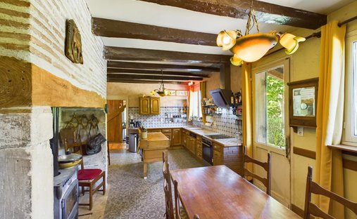 Castle for Sale in Penne-d'Agenais, Nouvelle-Aquitaine, France