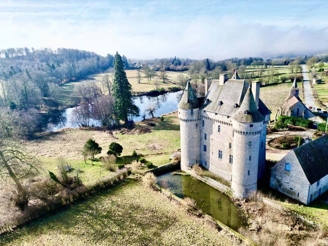 House in Aubusson, Nouvelle-Aquitaine, France 1 - 15228103