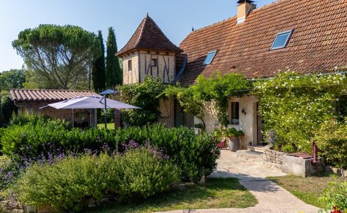 House in Assier, Occitania, France 1