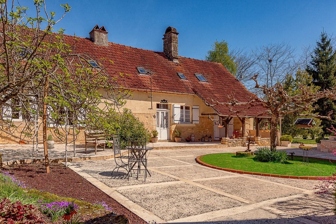 House in Les Eyzies-de-Tayac-Sireuil, Les Eyzies, France 1 - 15228096