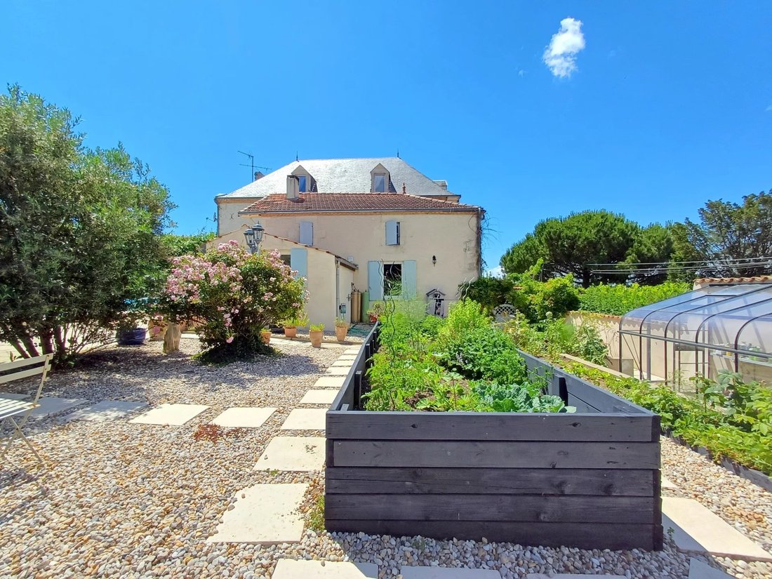 House in Saint-Thomas-de-Conac, Nouvelle-Aquitaine, France 5 - 15227960