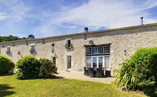 Haus in Sainte-Foy-la-Grande, Neu-Aquitanien, Frankreich 1