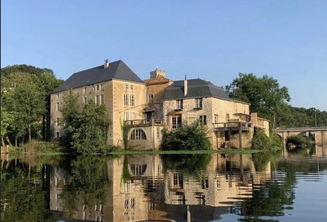 House in L'Isle-Jourdain, Nouvelle-Aquitaine, France 1 - 15228151