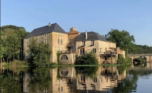House in L'Isle-Jourdain, Nouvelle-Aquitaine, France 1
