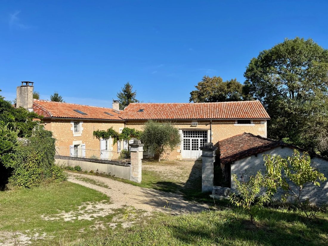 House in Montmoreau-Saint-Cybard, Montmoreau, France 1 - 15228094