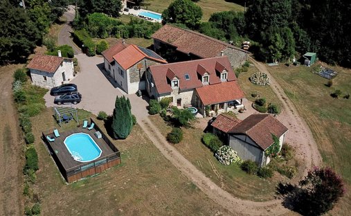 House in Champs-Romain, Nouvelle-Aquitaine, France 1