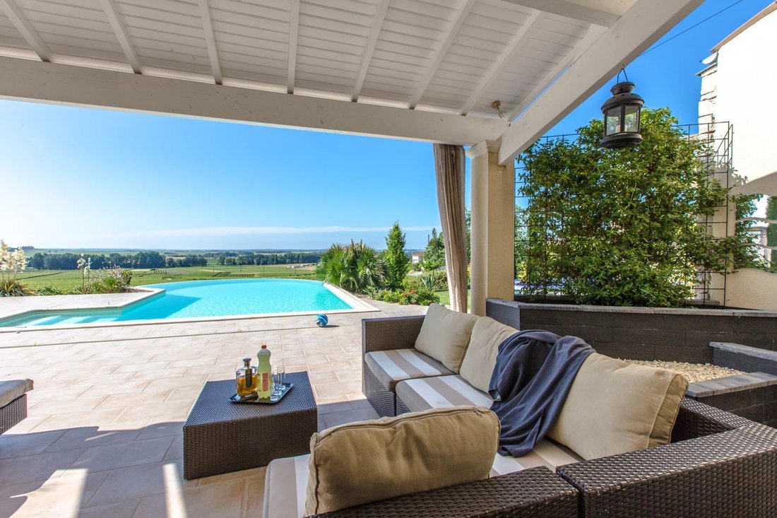 House in Jarnac-Champagne, Nouvelle-Aquitaine, France 2 - 15227872