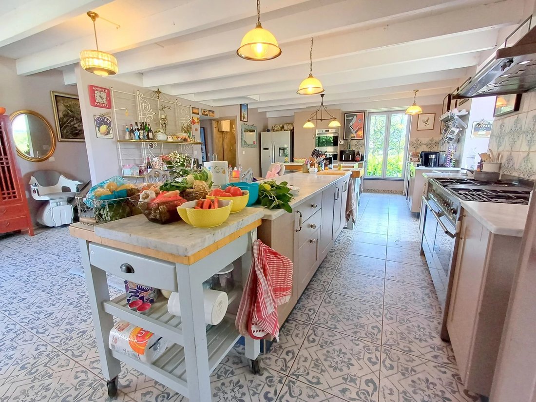 House in Saint-Thomas-de-Conac, Nouvelle-Aquitaine, France 2 - 15227960