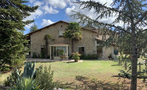 House in Saint-Méard-de-Gurçon, Nouvelle-Aquitaine, France 1