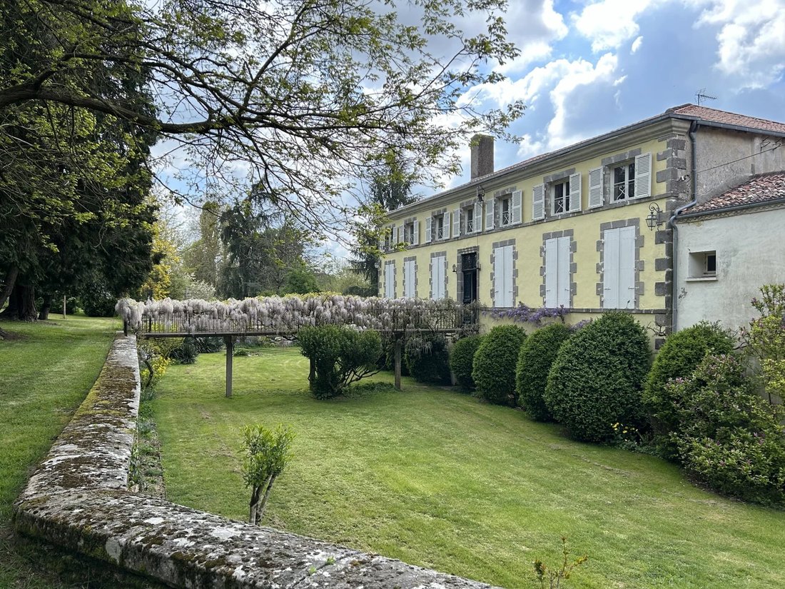 House in Parthenay, Nouvelle-Aquitaine, France 2 - 15227894