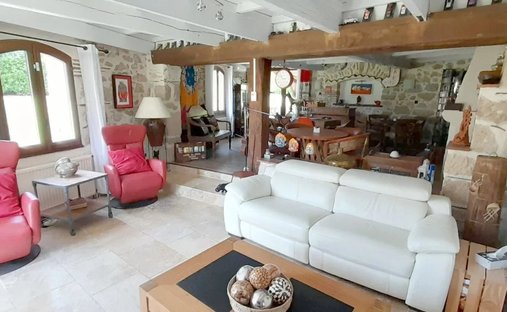 Castle for Sale in Beauville, Nouvelle-Aquitaine, France