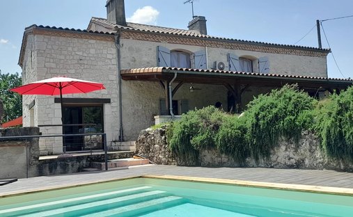 Castle for Sale in Beauville, Nouvelle-Aquitaine, France