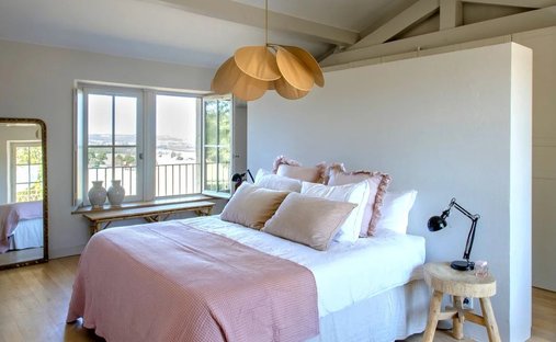 The Noble Chartreuse With Swimming Pool And Pigeoneer