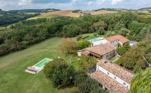 House in Saint-Pastour, Nouvelle-Aquitaine, France 1