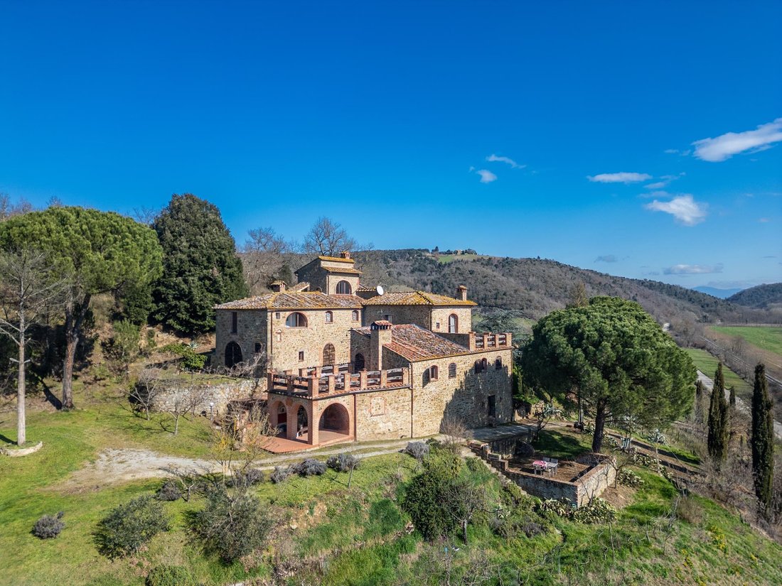 Villa en Sinalunga, Toscana, Italia 1 - 15228287