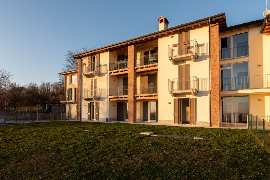 Apartment in Comerío, Lombardy, Italy 4 - 15228401