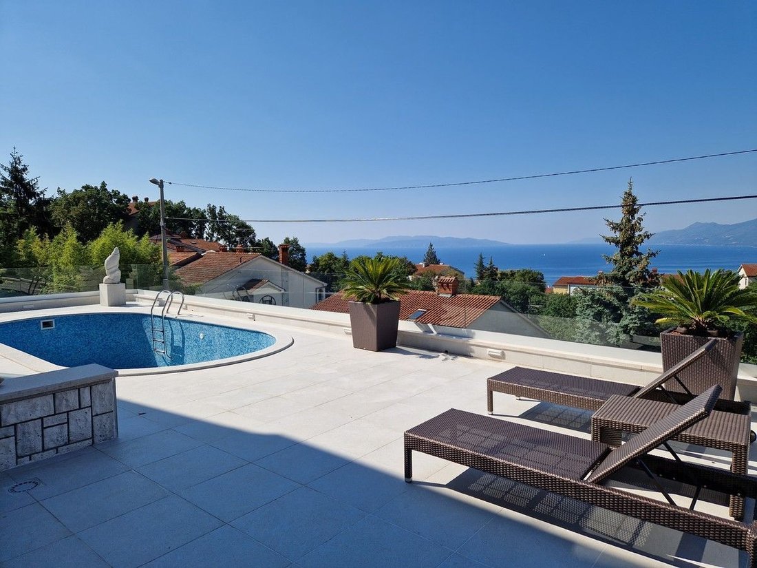 Villa in Mjesni odbor Luka, Grad Rijeka, Primorje-Gorski Kotar County 1 - 15227757