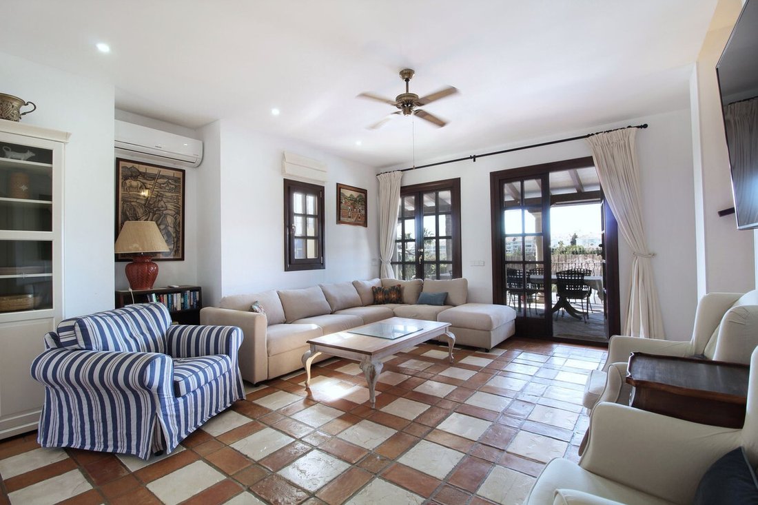 Villa in San Pedro de Alcántara, Andalusia, Spain 3 - 15229766