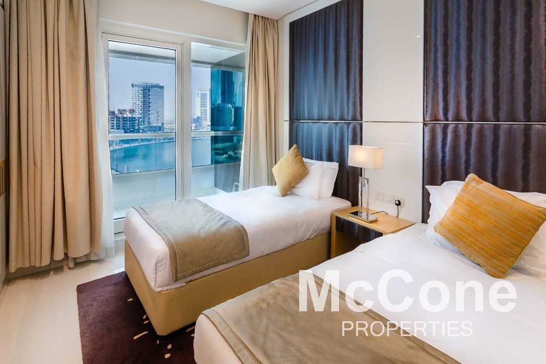 Dubai, Dubai, United Arab Emirates 4 - 15229624