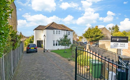 House in Loughton, England, United Kingdom 1