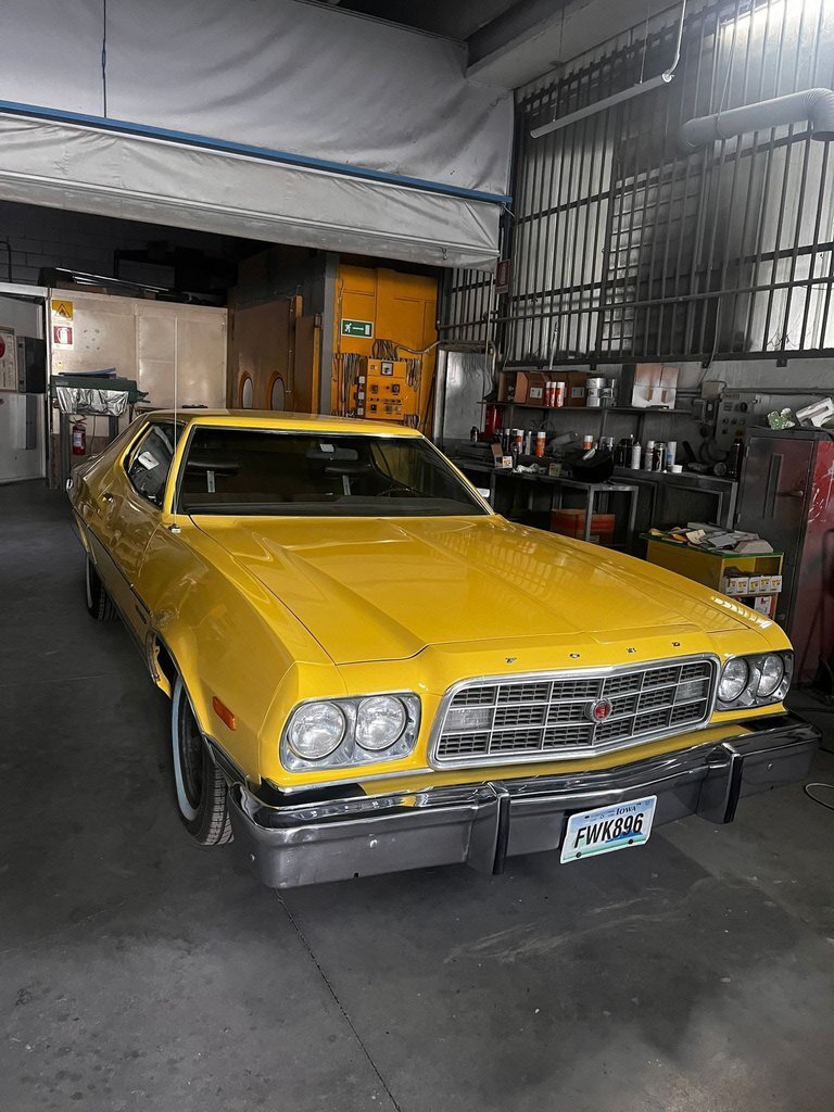 Coupe in Glendale, United States 1 - 15229330