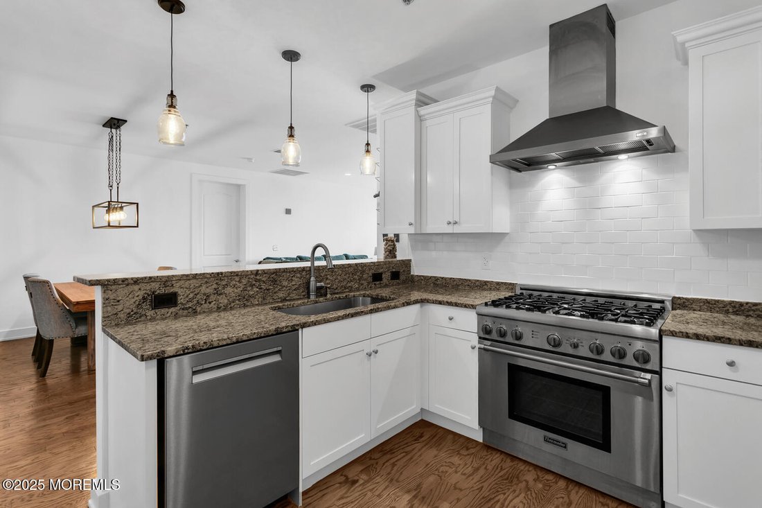 Condo in Long Branch, New Jersey, United States 4 - 15229602