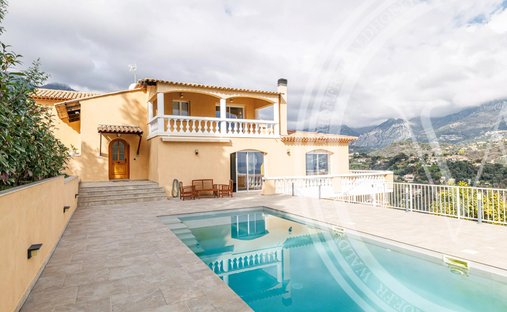 Villa in Menton, Provence-Alpes-Côte d'Azur, France 1