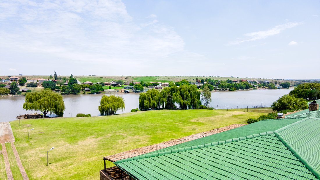 Estate in Meyerton Ext 6, Vaal Marina, South Africa 3 - 15230441