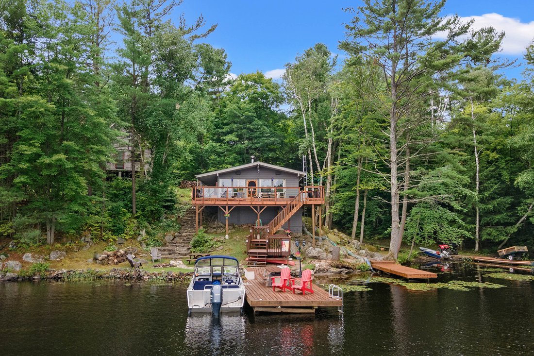 House in MacTier, Ontario, Canada 2 - 14574662
