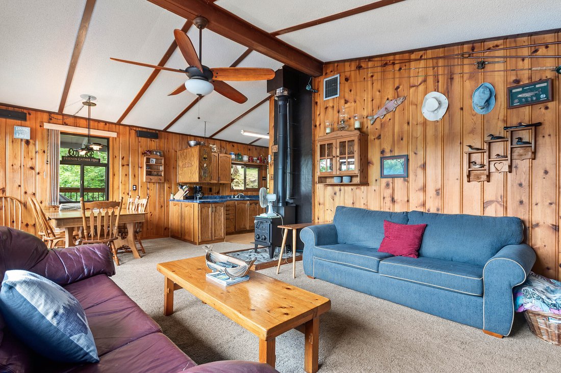 House in MacTier, Ontario, Canada 4 - 14574662