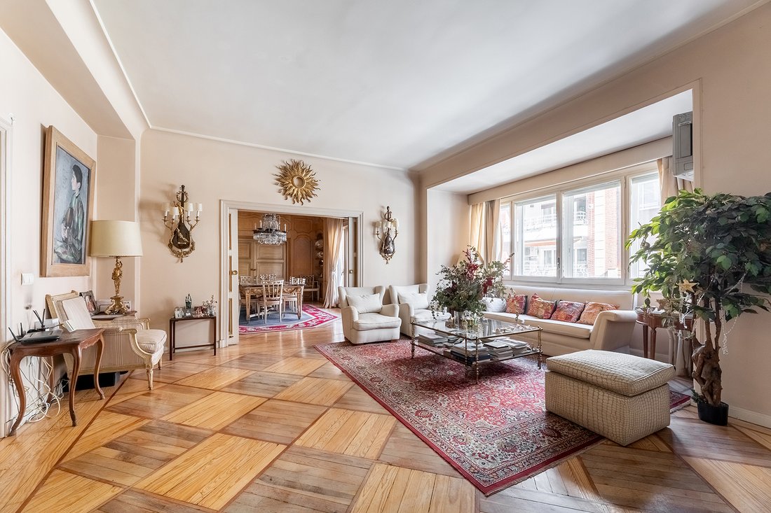 Apartment in Centro, Community of Madrid, Spain 1 - 15230690