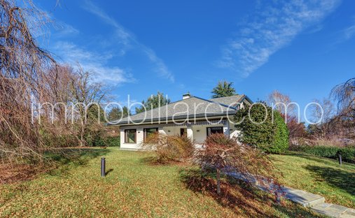 Villa in Como Borghi, Como, Lombardy 1